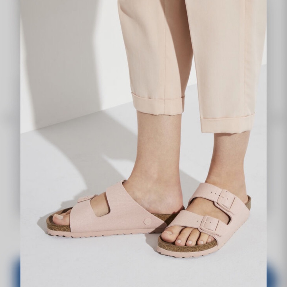 - Birkenstock - Arizona Vegan in Light Rose